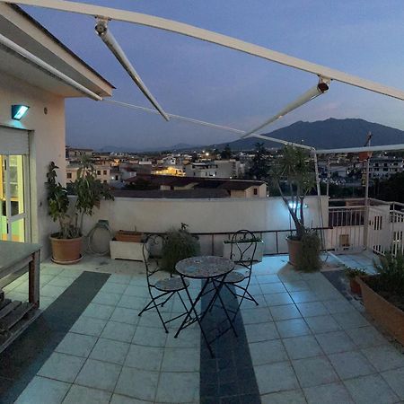 B&B L'Attico E La Ballata Brusciano Kültér fotó