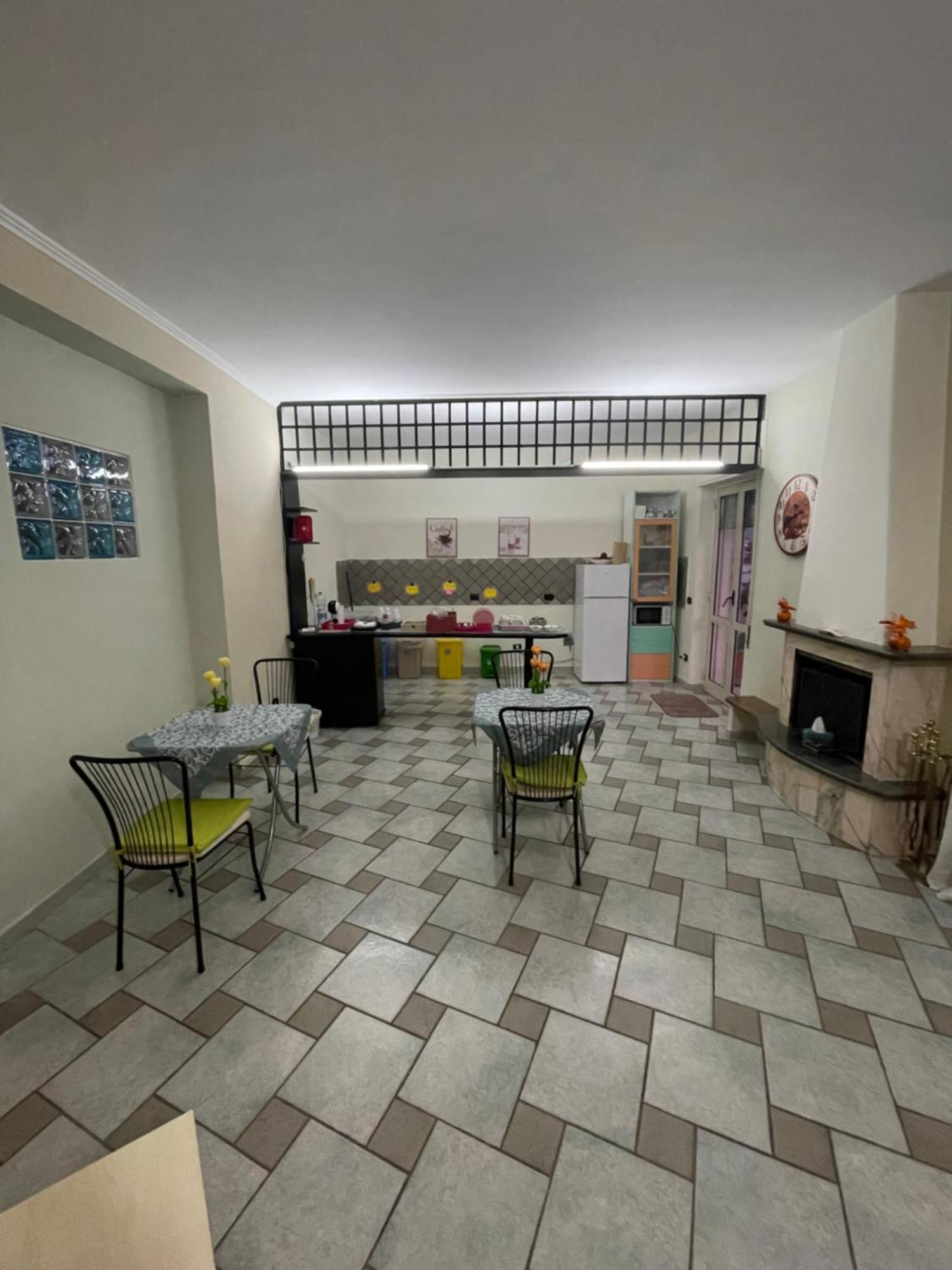 B&B L'Attico E La Ballata Brusciano Kültér fotó